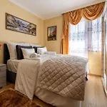 Aparthotel Voeroes Alom Panzio Tiszakécske