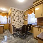 Voeroes Alom Panzio 4*