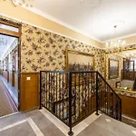 Voeroes Alom Panzio Aparthotel 4*