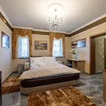 Voeroes Alom Panzio Aparthotel Tiszakécske