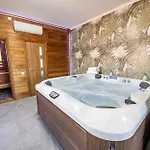 Aparthotel Voeroes Alom Panzio 4*