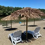 Voeroes Alom Panzio