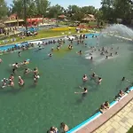 Voeroes Alom Panzio Tiszakécske