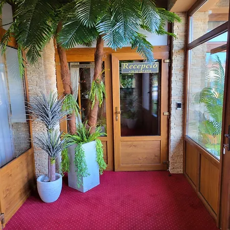 Voeroes Alom Panzio 4* Tiszakécske