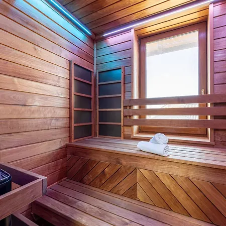 Aparthotel Voeroes Alom Panzio