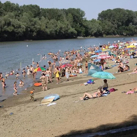 Appart hôtel Voeroes Alom Panzio 4*