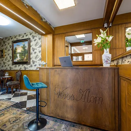 Voeroes Alom Panzio Appart hôtel 4*