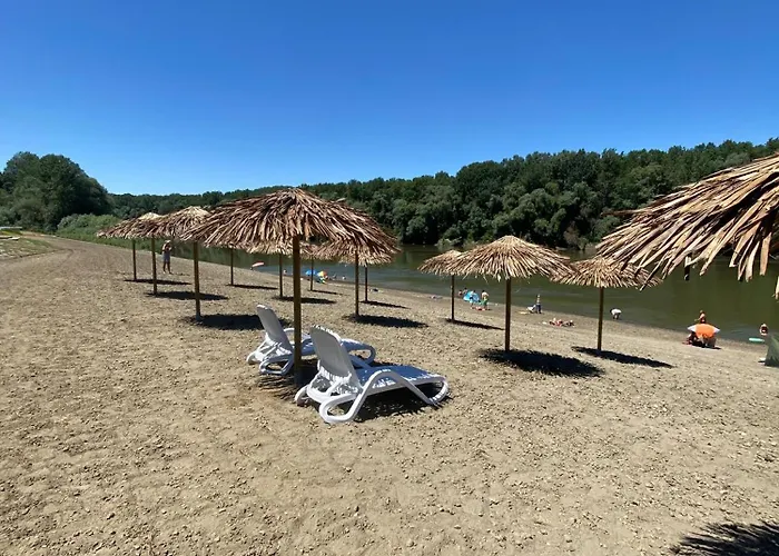 Voeroes Alom Panzio Hotel de apartamente